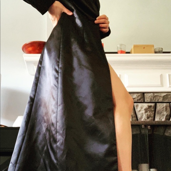 Black long custom over coat - Picture 4 of 4